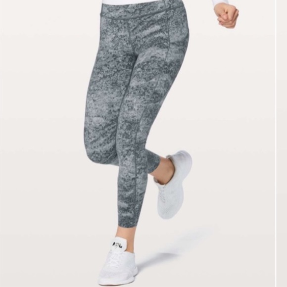 lululemon athletica Pants - Rare Print! Lululemon Fast & Free 7/8 Area Ice